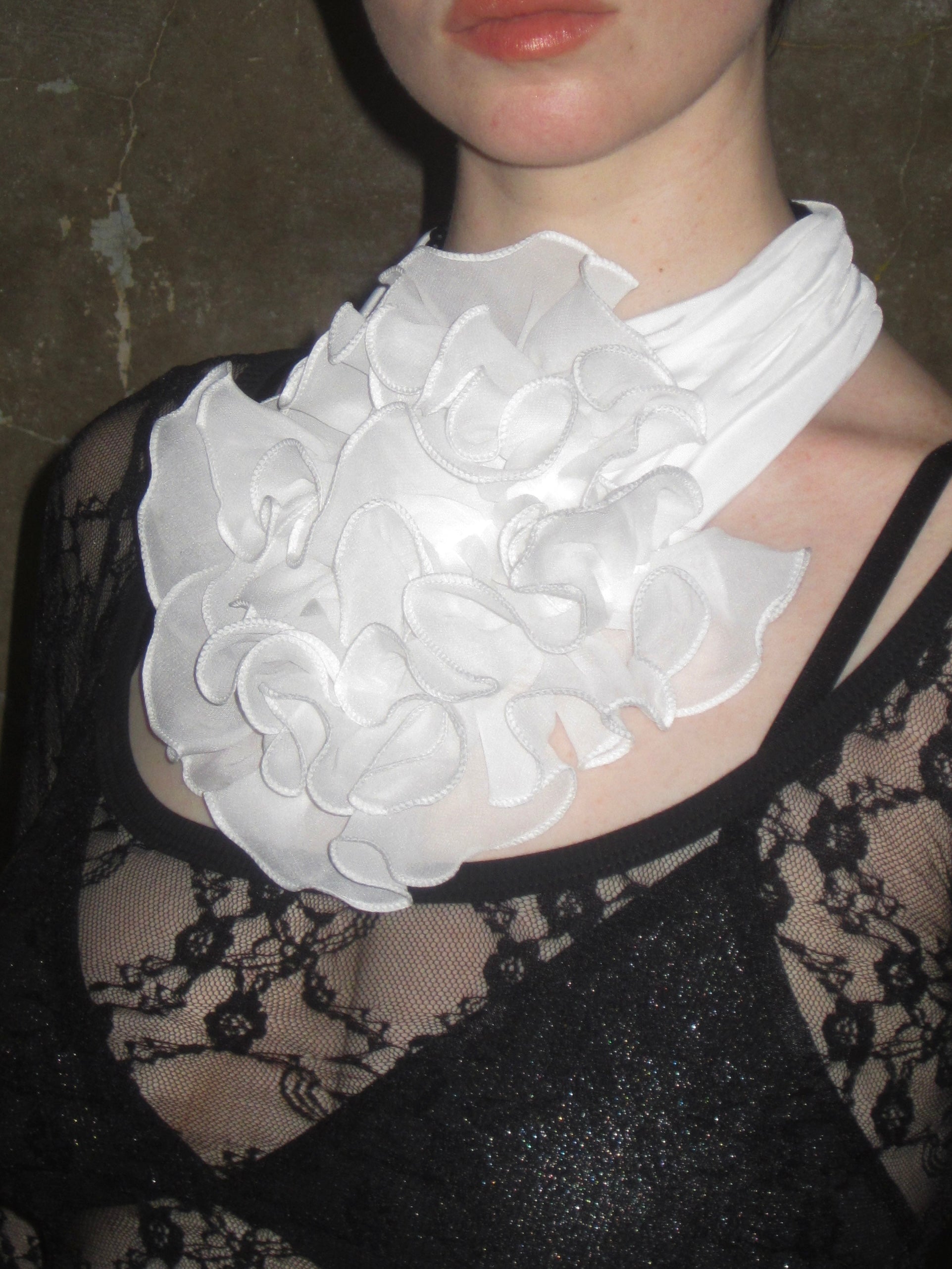 Flower Collar /White