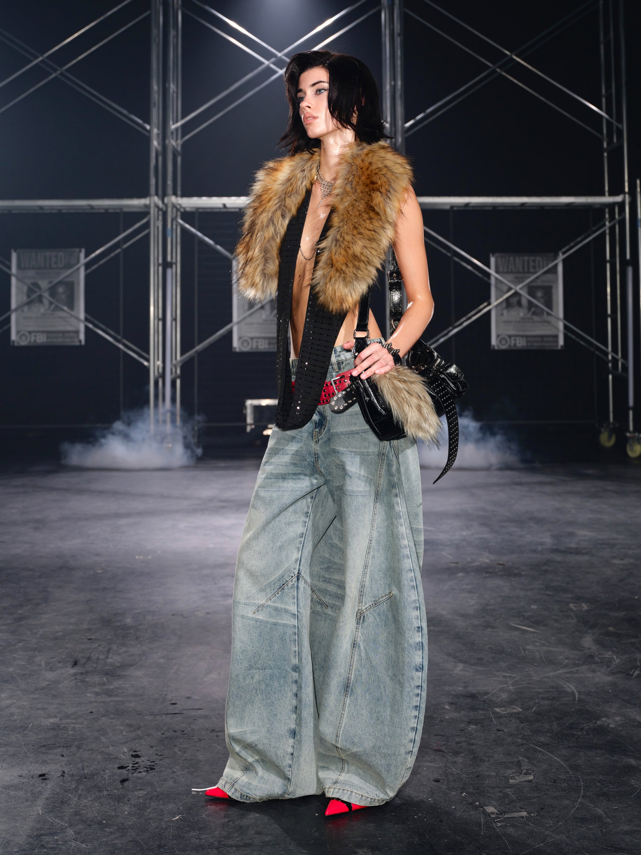Structured Light Wash Baggy Jeans