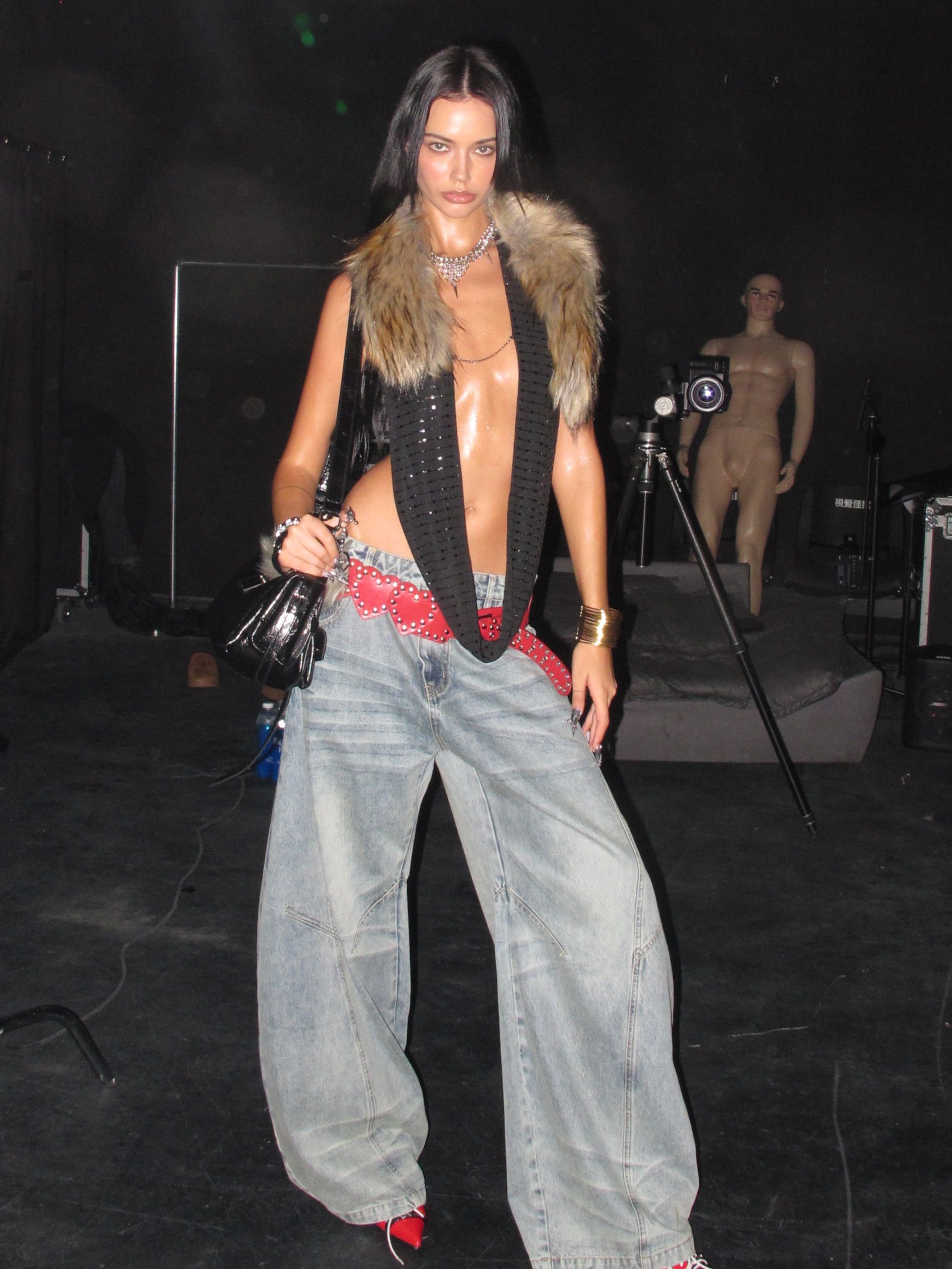 Structured Light Wash Baggy Jeans