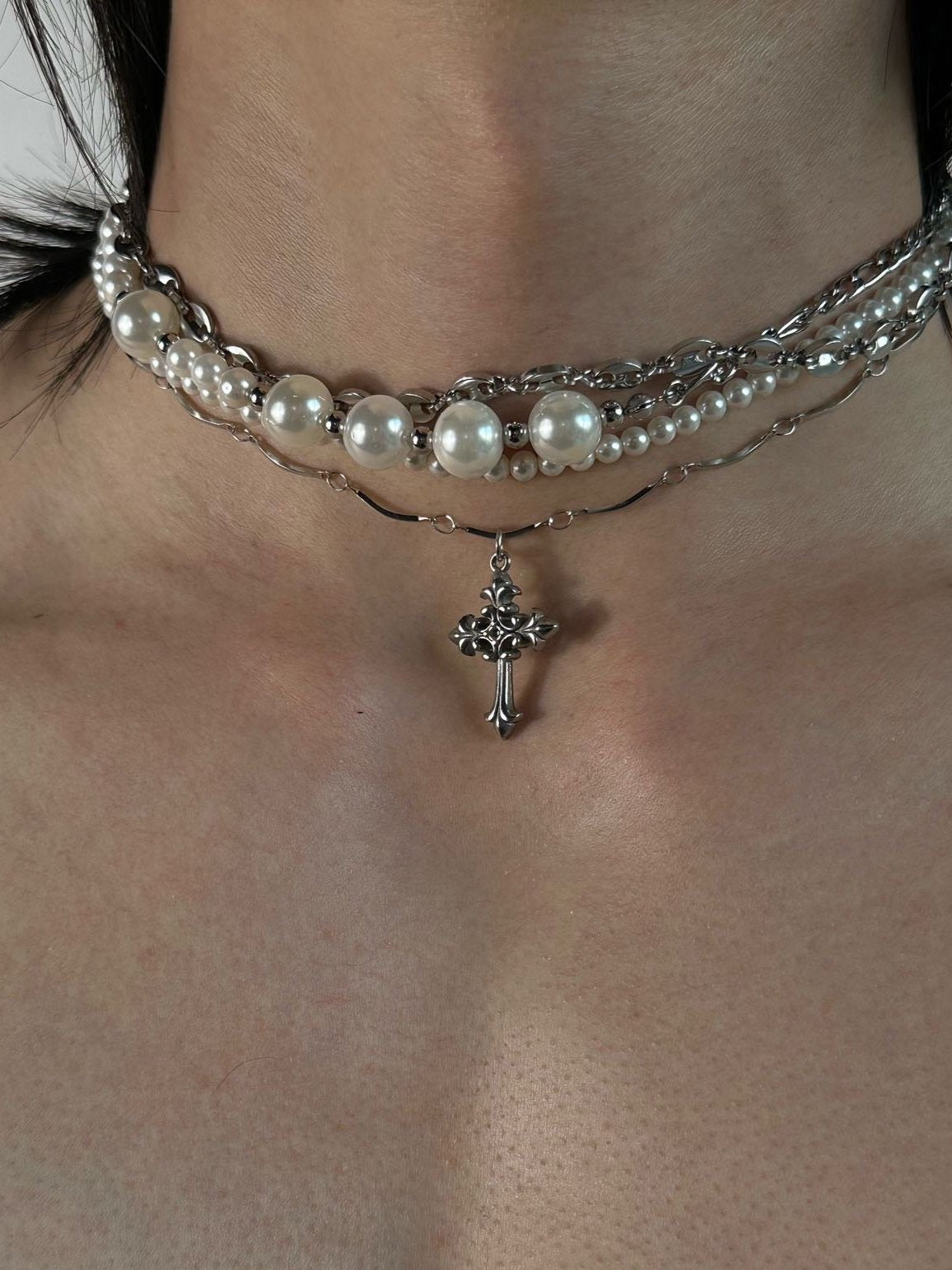  Pre-order（3-5days） Multilayered Cross Pearl Necklace