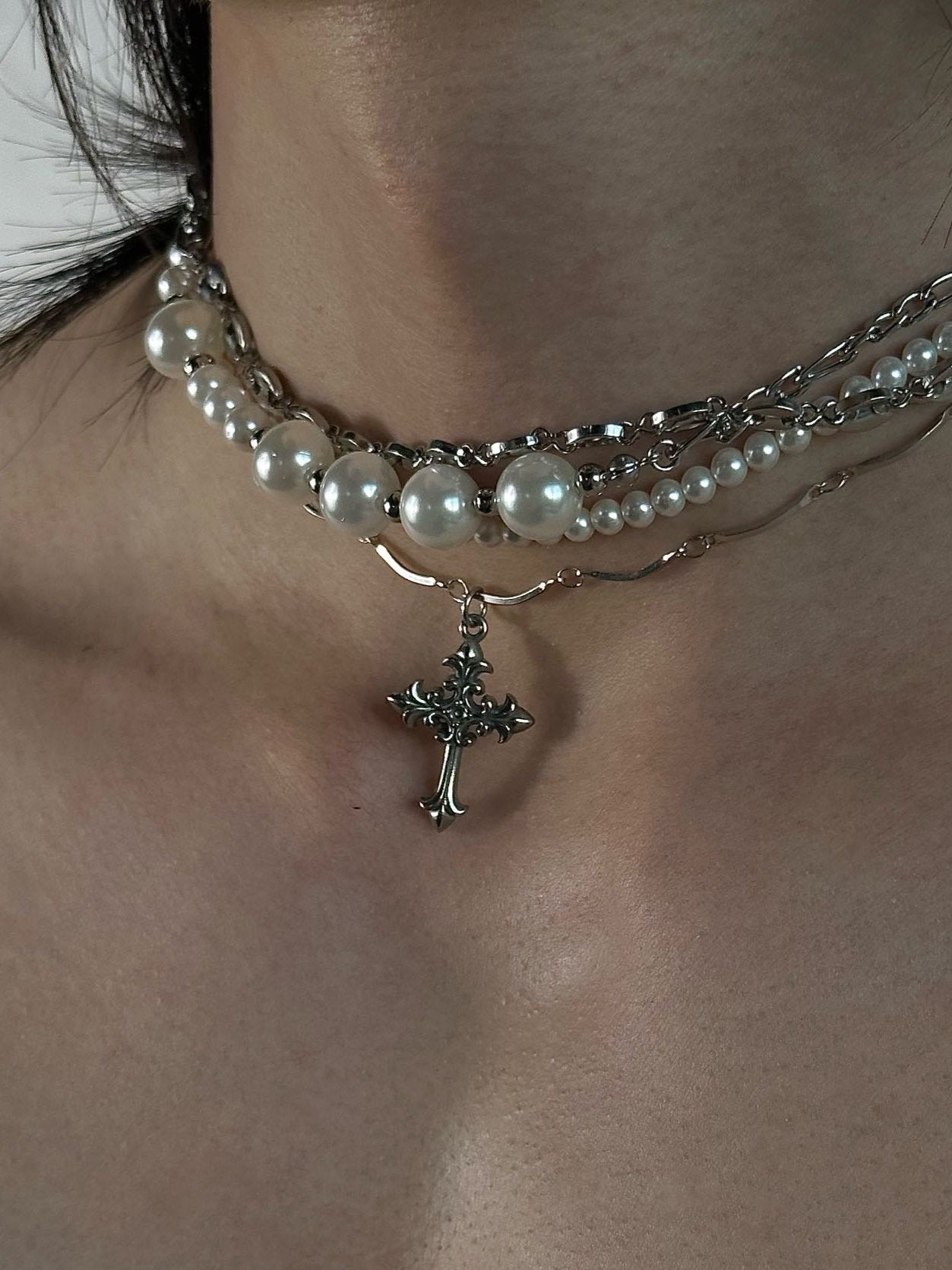  Pre-order（3-5days） Multilayered Cross Pearl Necklace