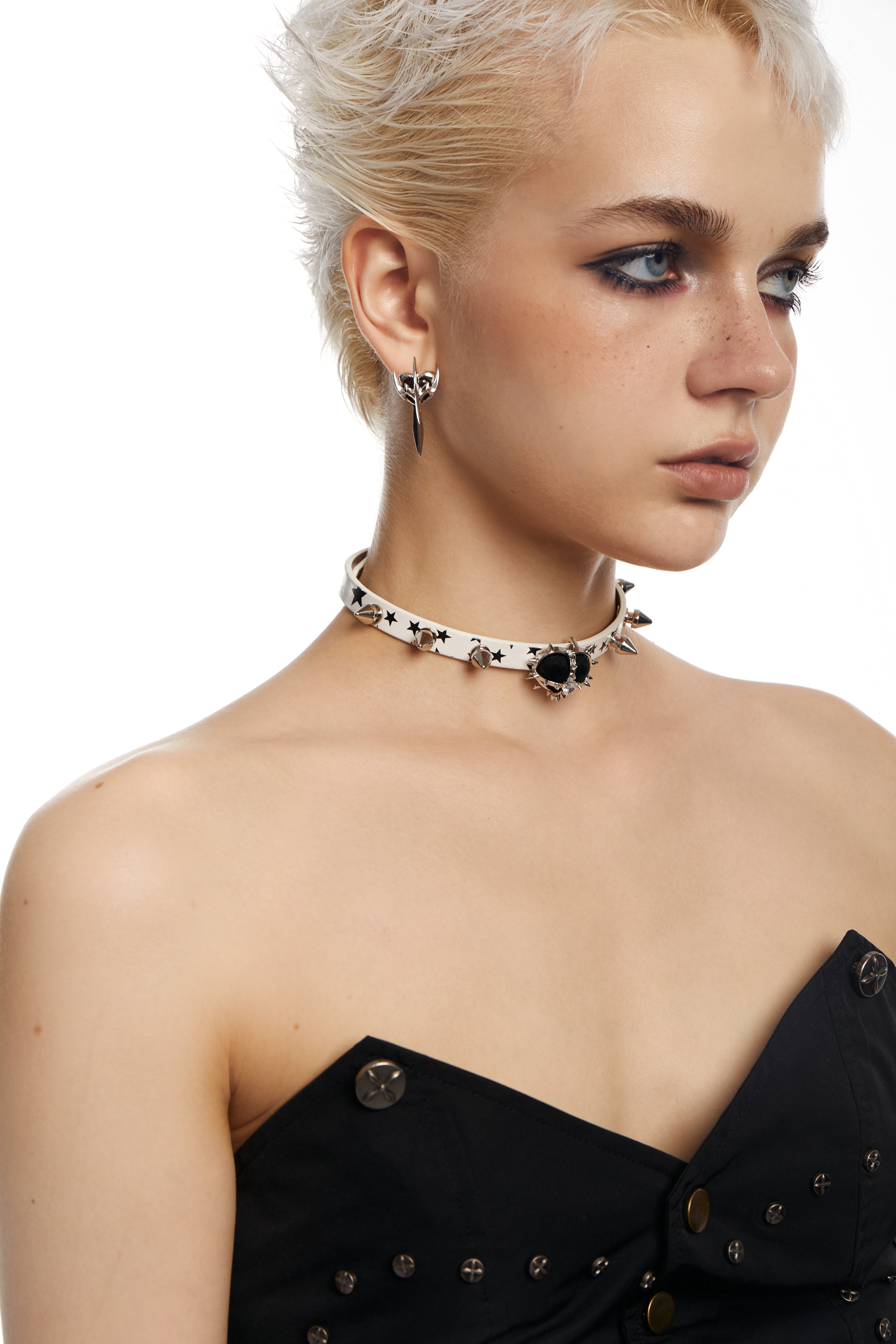 PROD 2024 Pre-spring One Size / White / In-stock Star Short Velvet Heart  Rivet Choker