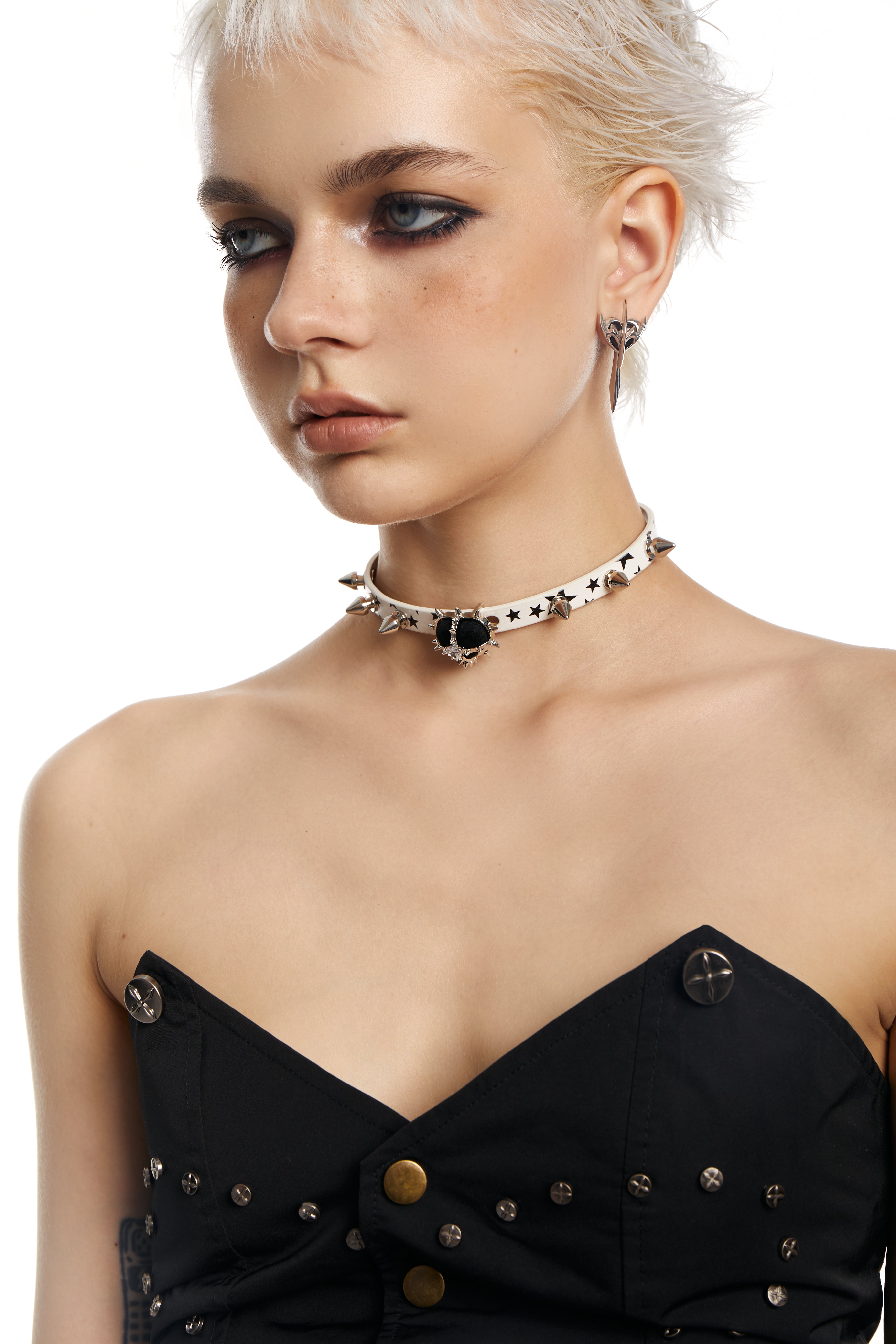 PROD 2024 Pre-spring One Size / White / In-stock Star Short Velvet Heart  Rivet Choker