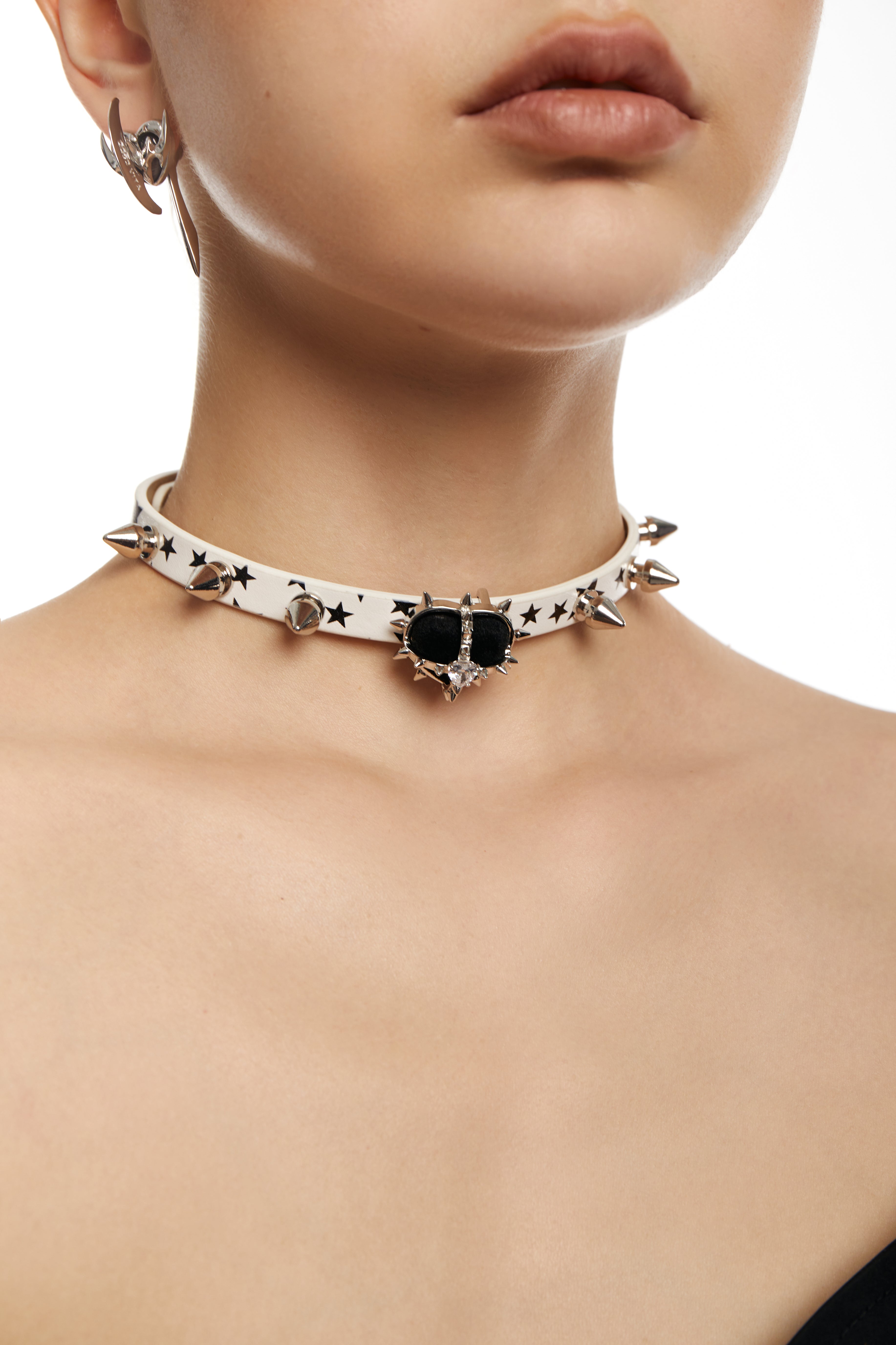  In-stock Star Short Velvet Heart  Rivet Choker