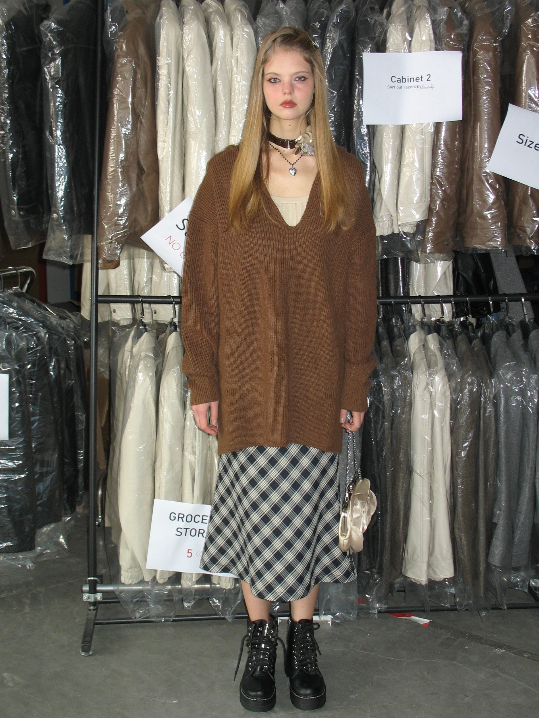 PROD Bldg 2023 winter 2 S / brown Gray Hooded V-Neck Sweater