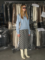 PROD Bldg 2023 winter 2 V-neck Sweater