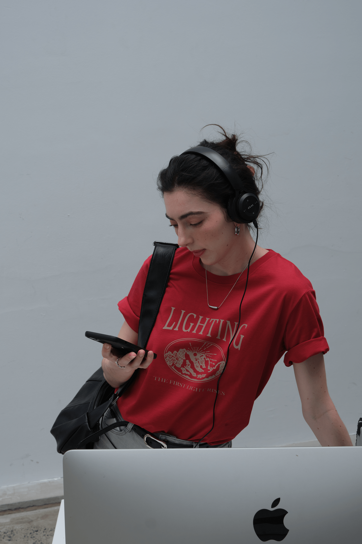 PROD PROD LAB T-SHIRTS Lighting Graphic Basic Short Sleeve T-Shirt / Red